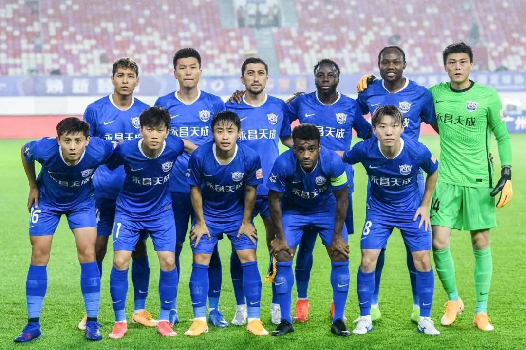 بثمباشرريالمدريدوليفربولمواجهةأسطوريةفيعالمكرةالقدم